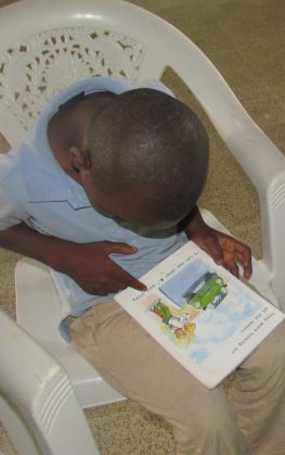 Two children reading at Mineke Foundation