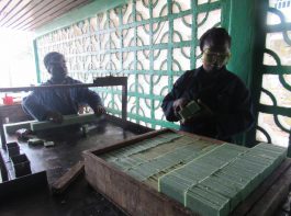 soap production cutting - vocational training - mineke foundation